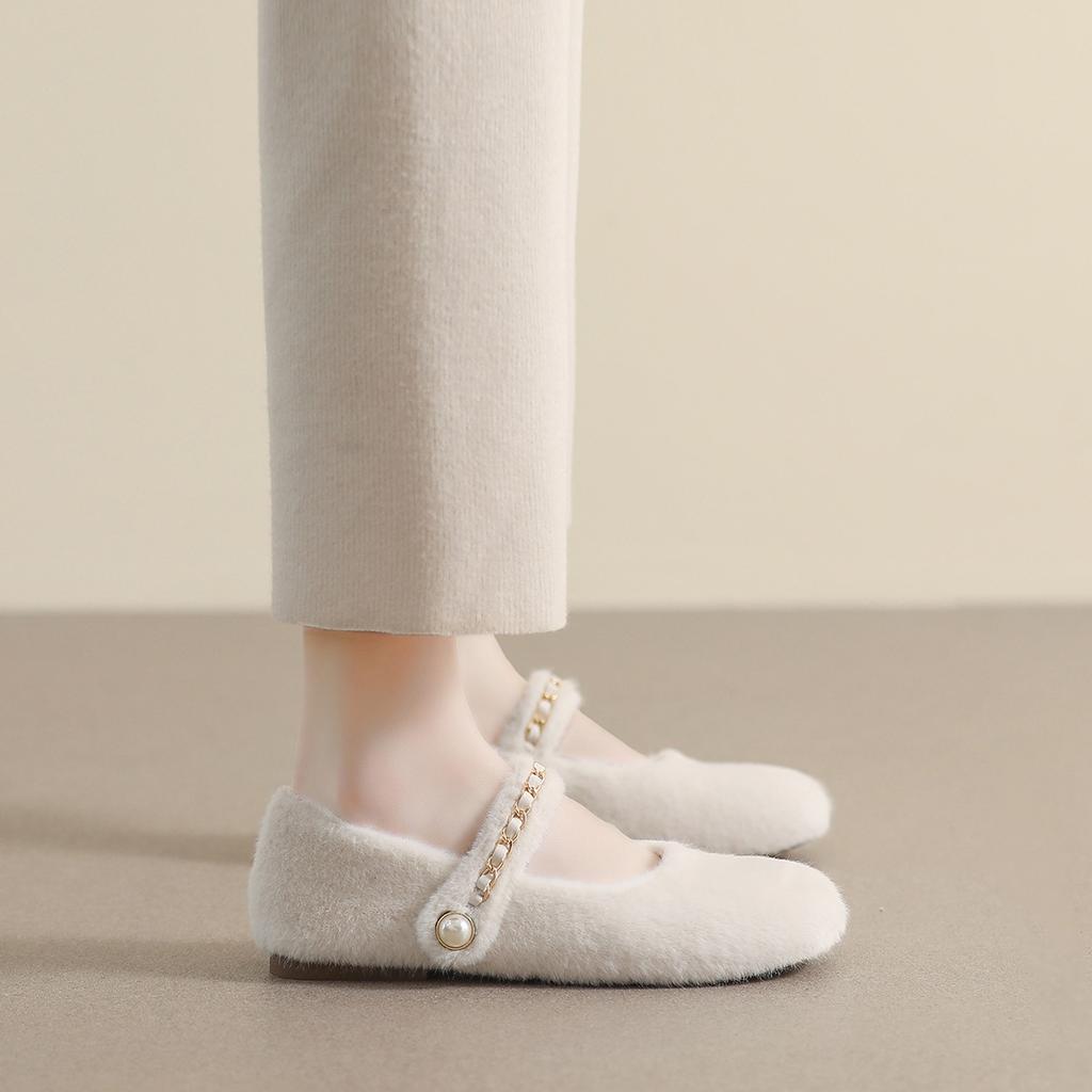 Mao Mao shoes for women to keep warm outside, new one-word with flat bottom and fleece single shoes soft sole