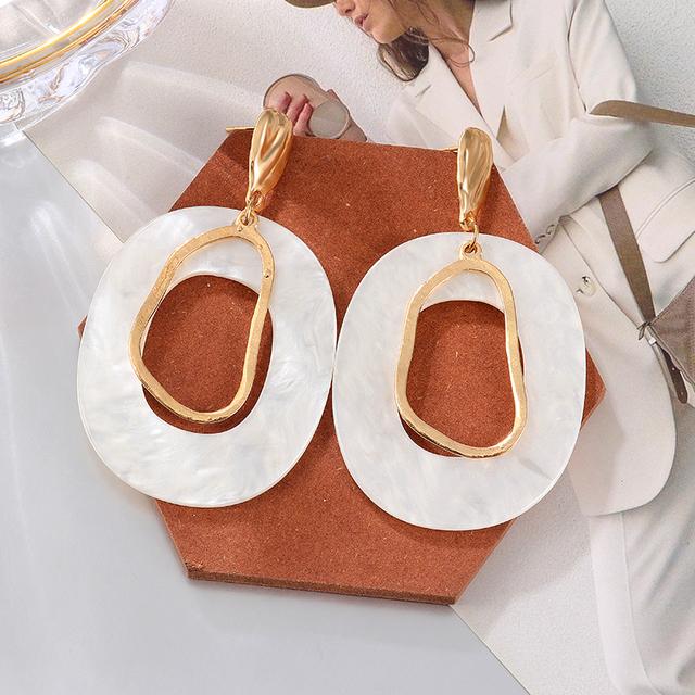 

Женские серьги Акриловые серьги-подвески для женщин Геометрические серьги-кольца Большие висячие белые серьги Модные украшения