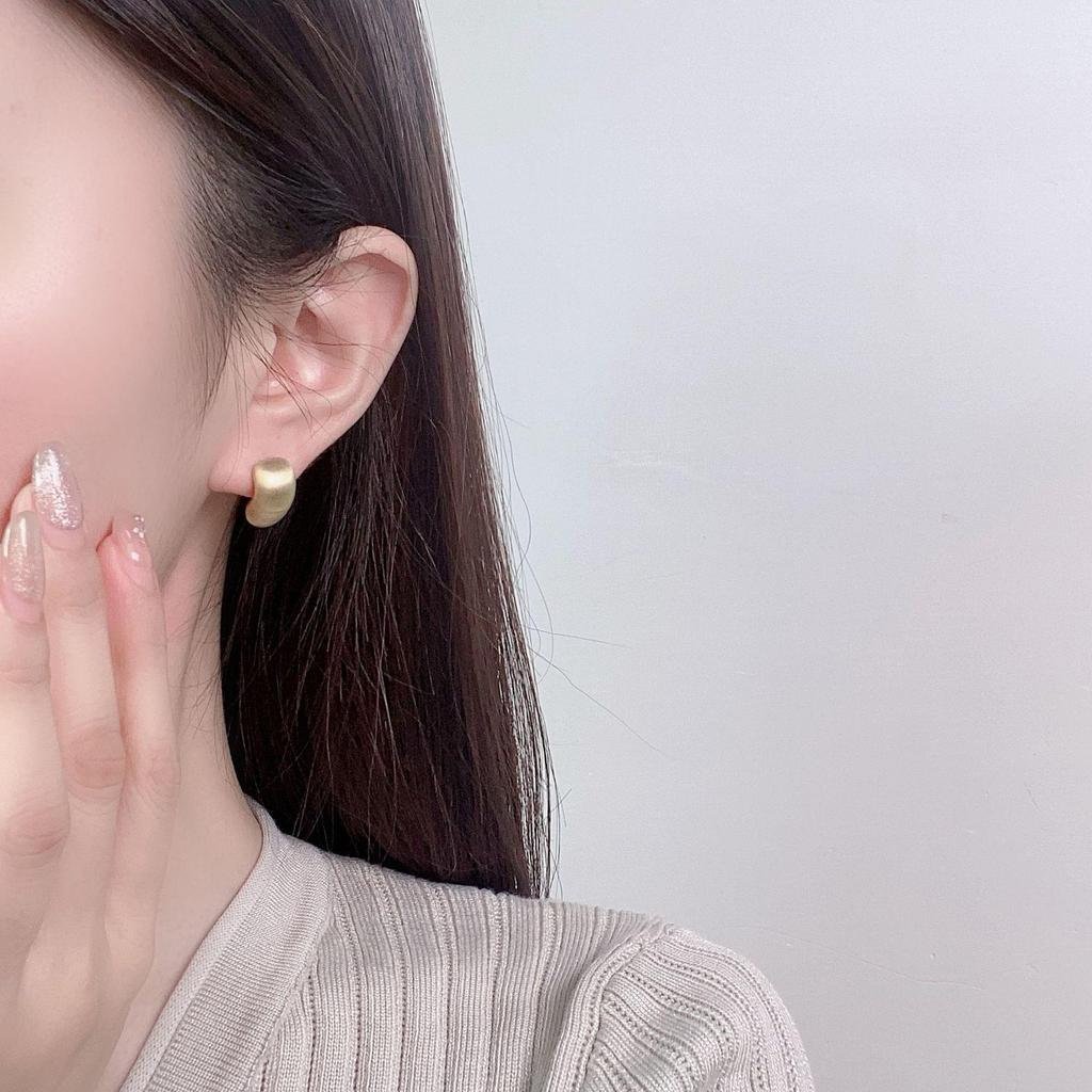 High-End 925 Sterling Silver Twisted Metal Stud Earrings for Women