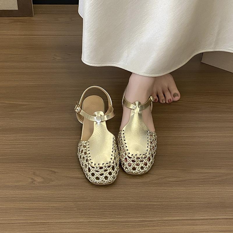Retro woven hollow bag head sandals women's summer soft leather square head T-shaped with holes low-heeled sandals