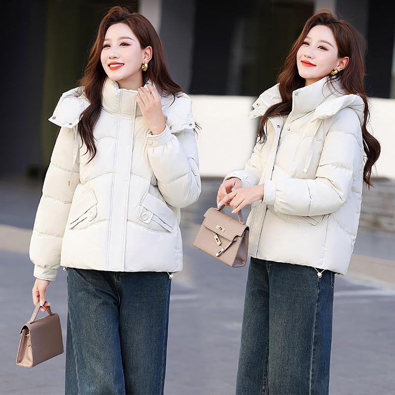 Zimní 2025 bavlněná bunda dámská krátká volná zateplená péřová bavlněná bunda módní zateplená teplá bavlněná bunda s kapucí