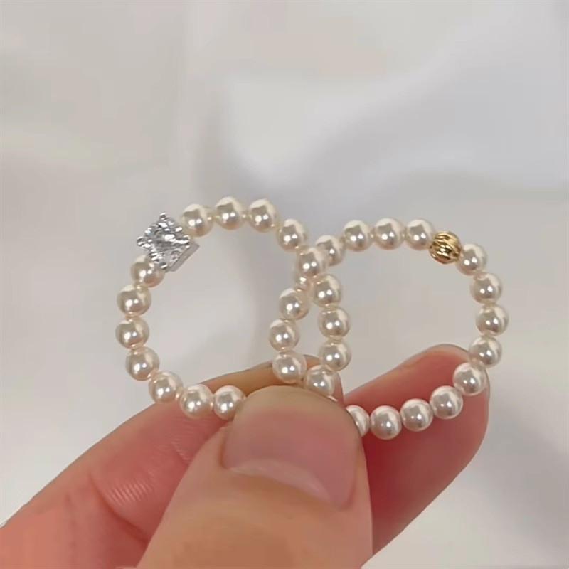 Geometric Classy Pearl Ring For Women With Soft Chain Detailing Perfect For Stylish Casual And Commuter Fashion