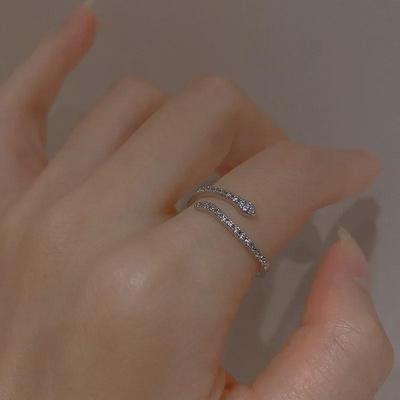 2023 Trendy Luxury Snake Design Index Finger Ring for Women