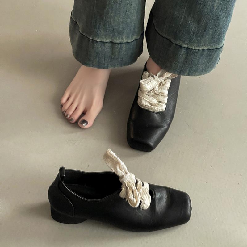 Retro versatile lace-up literary square head small leather shoes for women's 2025 summer new high-end thick heel front lace-up single shoes
