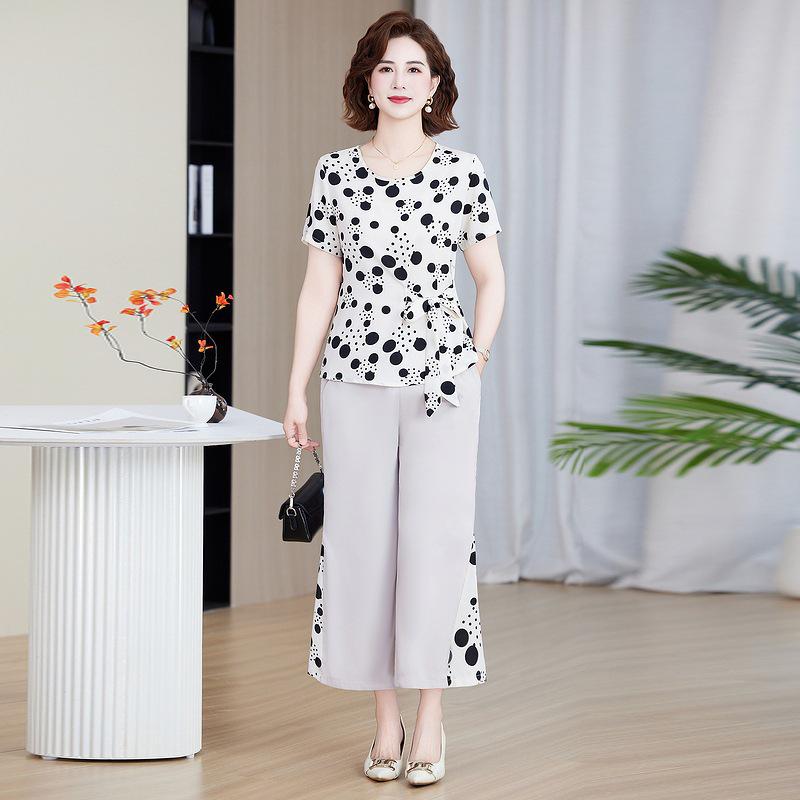 

Mom s Chic Summer Plus Size Short Sleeve Two-Piece Set: Stylish Slimming Top & Pants for Middle-Aged and Elderly Casual Wear 3XL бежевый