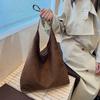 Large-capacity tote bag, women's Korean version, high-end sense, trendy commuting, simple and versatile shoulder bag.