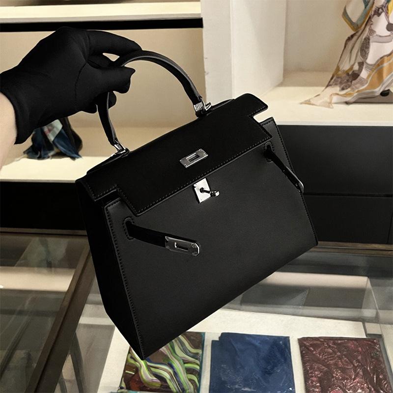 2026 European Retro Silver Buckle Kelly Bag - High Quality Women's Single Shoulder & Handheld Bag for Daily Commute