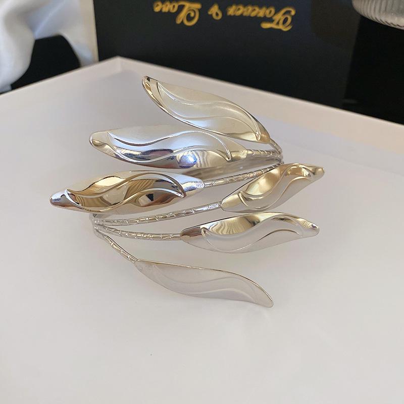 Minimalist Double-Layer Hollow Armlet: European & American Style, Exaggerated & Fashionable High-End Bracelet