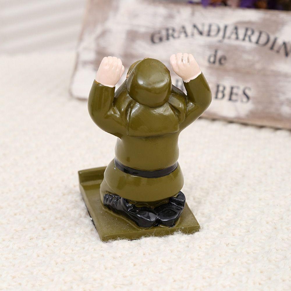 Figure Toys Kneeling Mobile Phone Stand Anti-slip Cell Phone Bracket  Small Gifts