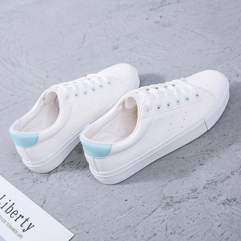 Scarpe bianche in pelle da donna primavera versatili scarpe bianche nuove traspiranti leggere suola morbida bianco puro scarpe da ginnastica da studente scarpe da uomo