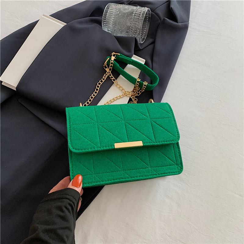 

Bag women s simple shoulder messenger bag 2024 summer new models this year popular leisure commuter bag simple small square bag зелений