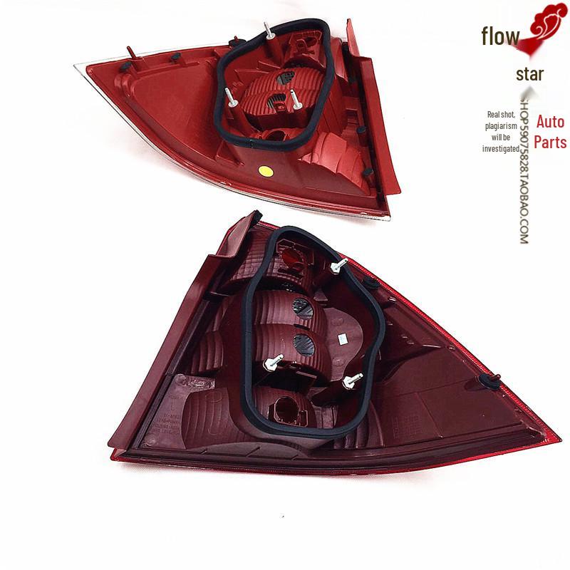 Ford Focus Sedan Classic Taillight Assembly for 05-08 and 09-13 Models