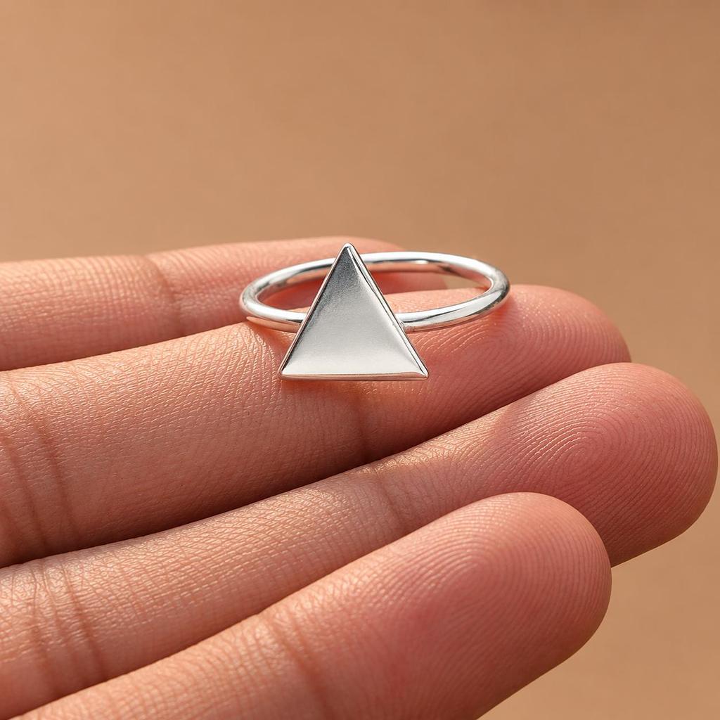 Anello Triangolare, Anello Statement Geometrico, Anello Minimalista in Argento Sterling, Gioiello Triangolare Moderno, Anello Aperto Unico, Anello Contemporaneo, Regalo per Lei