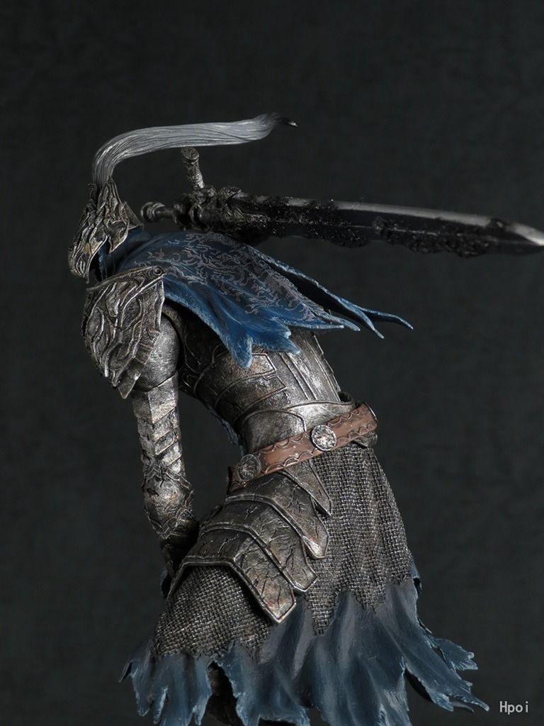 BANDAI 14CM Anime Game Dark Souls Kishi Artorias Figure Dark Souls Sculpt Collection Standing Model Toy Gift Aciton Figure
