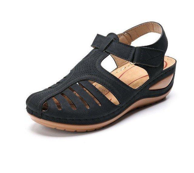 New wedge heel retro sandals non-slip large size women's summer hole shoes