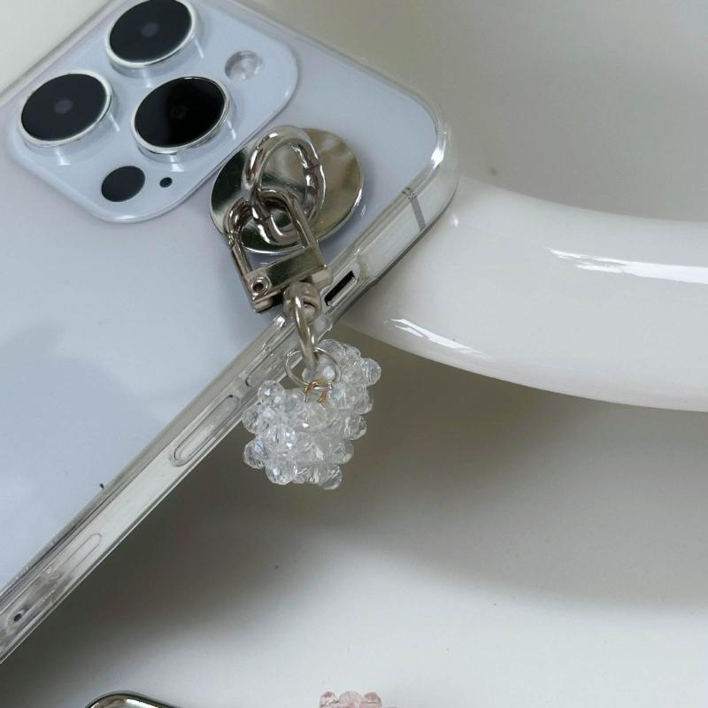 Fashionable Pendant for Furniture Stylish Crystal Heart Keychain Heart shaped Pendant for Home and Car Decorations