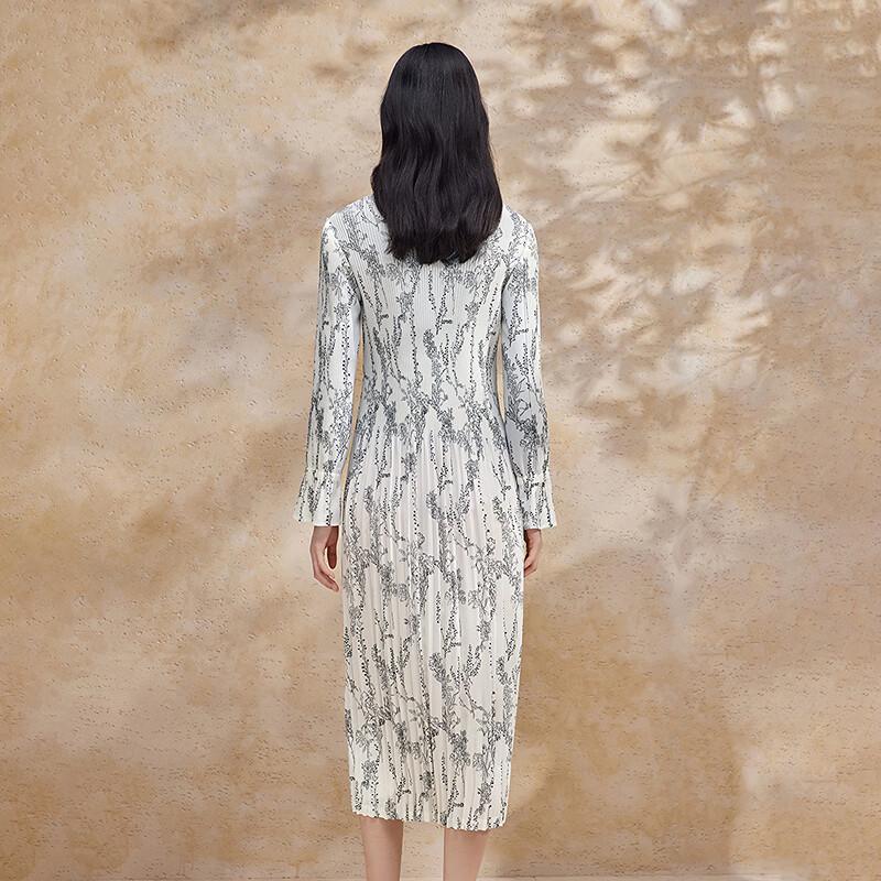 Broadcast Chinese Style Floral Long-Sleeve Midi Dress