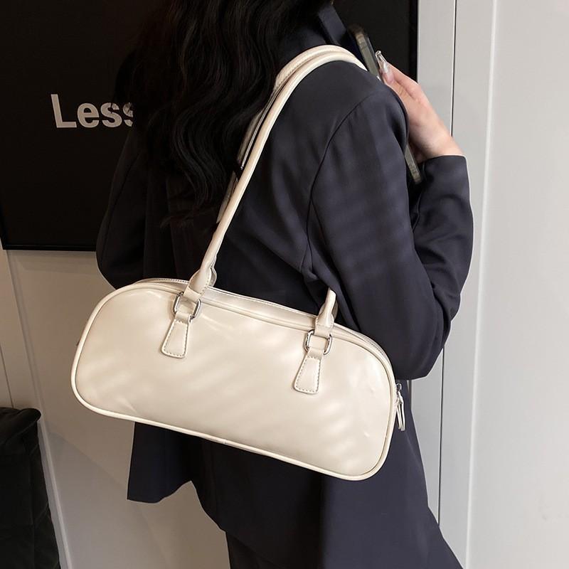 Boston Bag Large Capacity 2024 New Handbag Single Shoulder Bag Women's Versatile Pillow Bag Urban Minimalist Style
