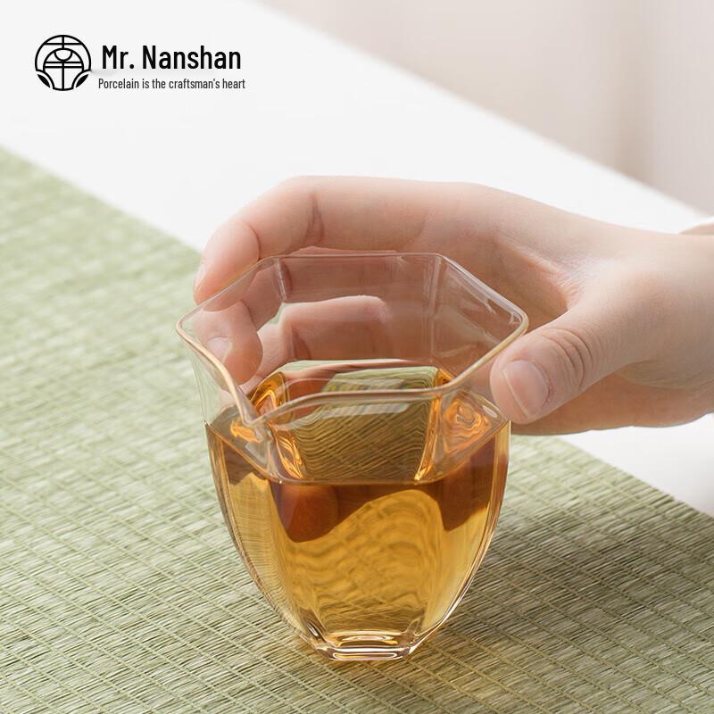 Hexagonal Heat-Resistant Glass Gongfu Tea Fairness Cup