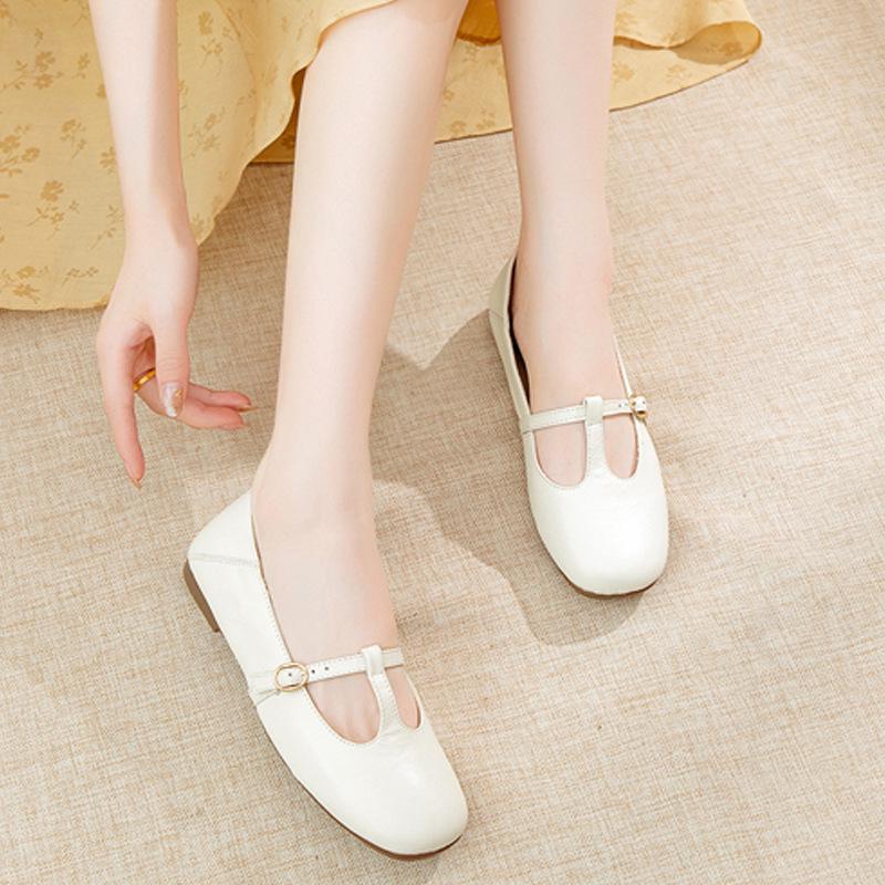 Eleganta retro höstskor 2025 med slip-on Mary Jane-skor, låg klack och fyrkantig tå och spänne.