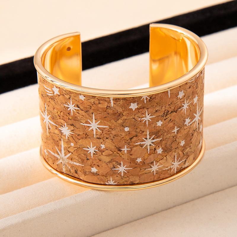 Cross-border hot-selling simple graffiti opening bracelet, high-end women's ins wide-faced bracelet, personalized trendy and cool retro jewelry.