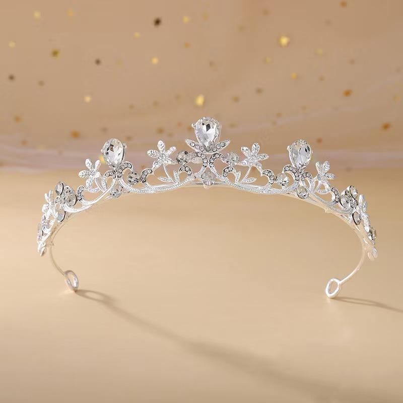 A Super Ethereal and Beautiful Wedding Dress Hair Accessory A Simple Adult Princess Hair Band for Children's Performance