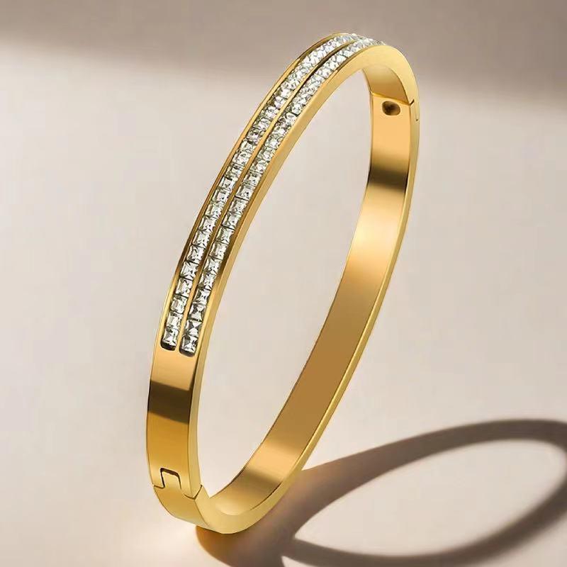Women's Titanium Steel Bracelet with Inlaid Diamonds - Elegant Starry Design, Non-Fading, INS Style, High-End Full Diamond Bangle.