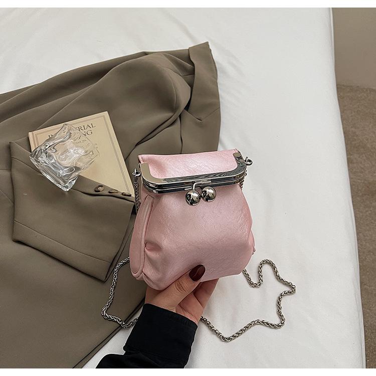 Premium texture silver small bag women's new versatile chain messenger mobile phone bag fashionable mini water pass bag