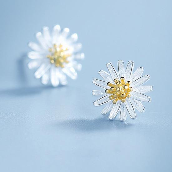 1 Pair Stud Earrings Mini Chrysanthemum Design Ear Studs Piercing Women Earrings Commuting Dating Jewelry Gift