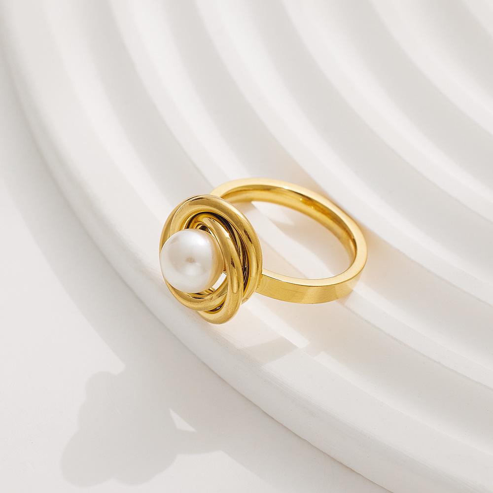 Elegant Vintage Pearl & Zircon Ring for Women - Versatile Niche Design Jewelry