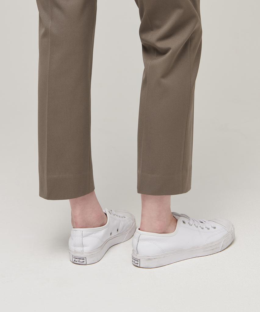 MUSINSA STANDARD WOMAN Women'S Heavyweight Fleece-Lined Slim Straight Hidden Elastic Waist Slacks [Dusty Beige]