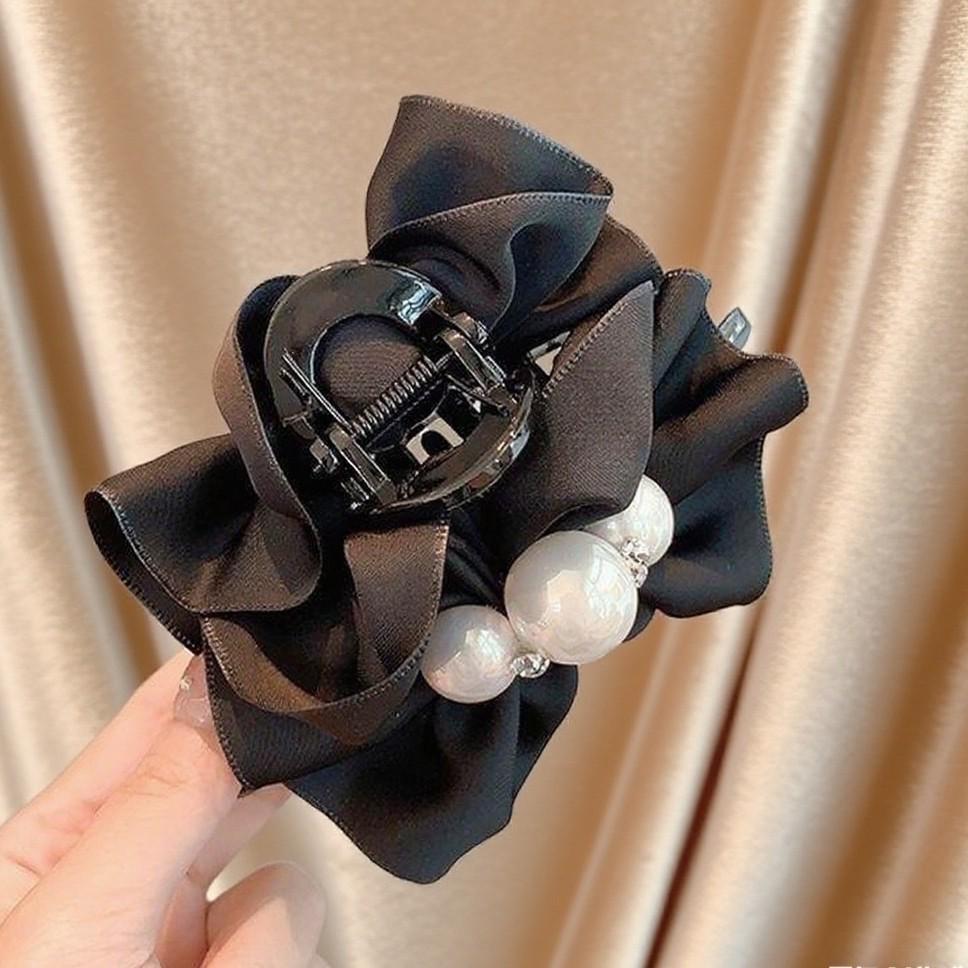 Exquisite Pearl Flower Shark Clip 2025: Stylish, Large Volume Hair Accessory