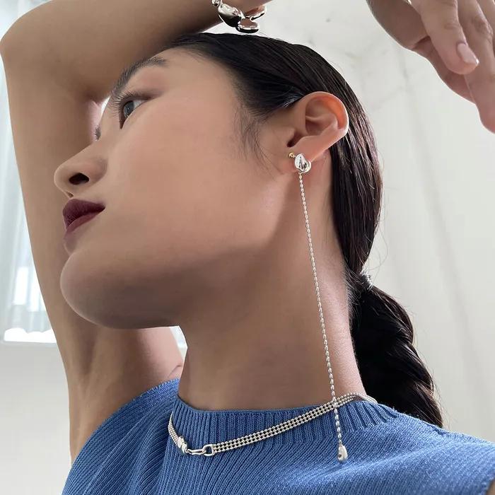 Mila drop earring