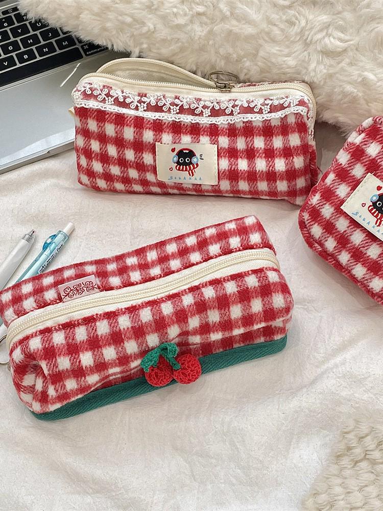 5222 Multi-Functional Plaid Wool Bag: Large Capacity Case for Cosmetics, Stationery & Hygiene Essentials