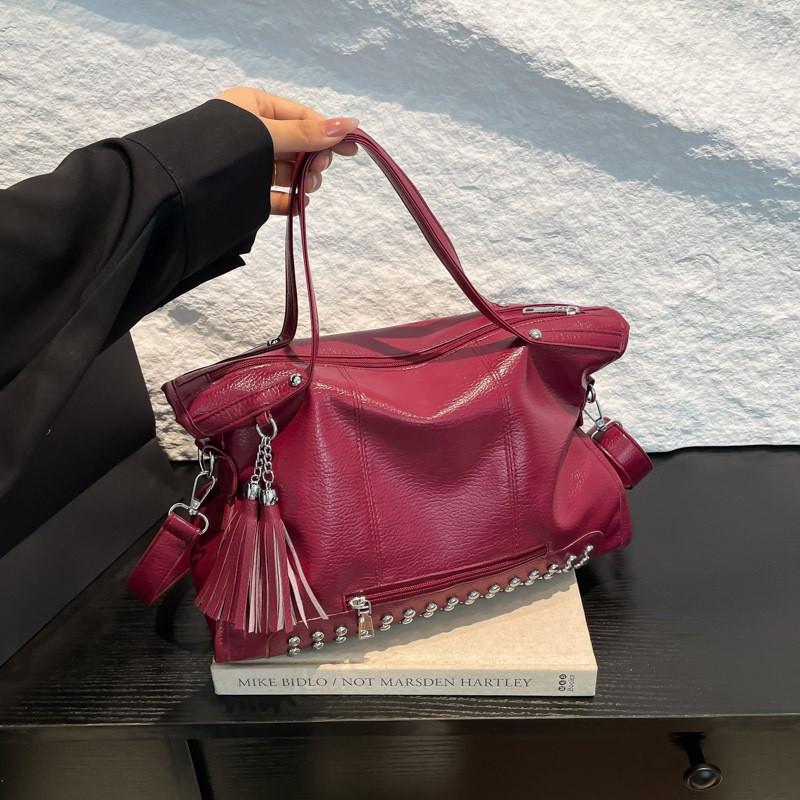 Piccolo Numero Di Ragazze Calde Borse Tote Commuter Rivettate Grande Capacità Texture All-matching Monospalla Cross-body