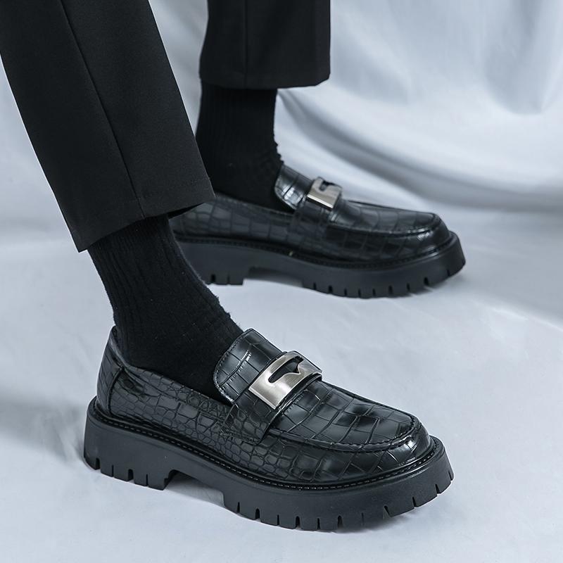 Fashion New Gradient Color Korean Style Thick Bottom Crocodile Leather Casual Slip on Non-slip Metal Buckle Decoration Men Loafer Shoes