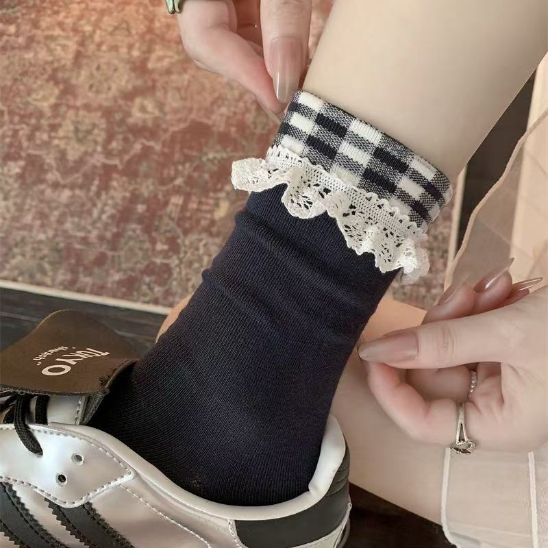 

Checkered Lace Socks, Women s Mid-calf Cotton Socks, Retro Checkered Lace Patchwork, Trendy and Cute Women s Pile Socks 1 pair чорний