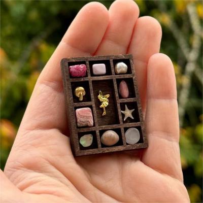Estante Miniatura para Baratijas Yousheng Estante Exhibidor Mini para Coleccionables de Gemas Organizador Miniaturas para Gemas Conchas Cristales Mini Figuras