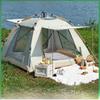 "Cort de camping portabil cu deschidere rapidă și protecție solară"