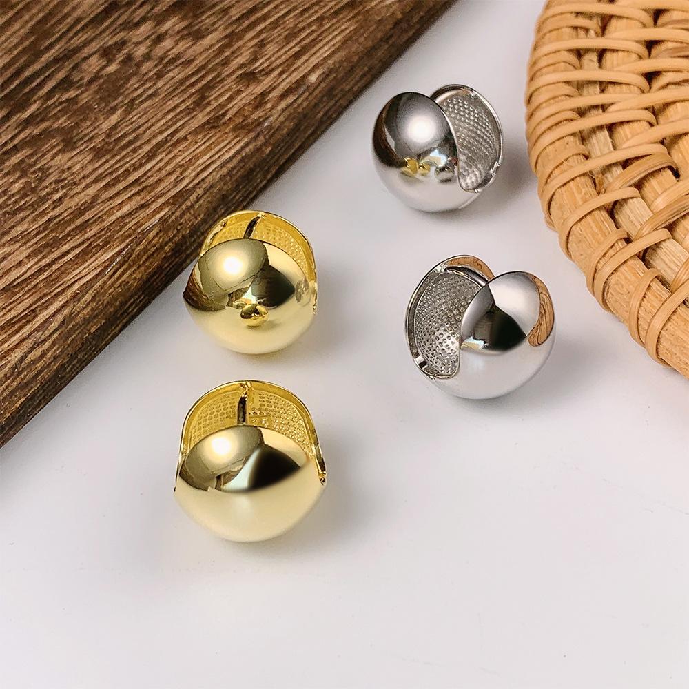 2026 Round Ball Smooth Ear Buckle Simple Niche Designer Versatile Earrings