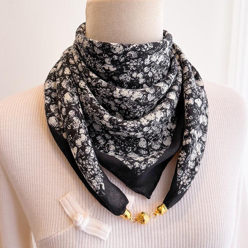 Magnetic buckle triangular small square scarf silk scarf women's spring and autumn summer shirt neck protection scarf thin scarf 71x71