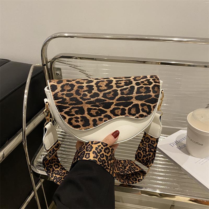 Niche Design Simple Saddle Bag Trendy Versatile Small Square Bag Wide Shoulder Strap Leopard Print Single Shoulder Messenger Bag