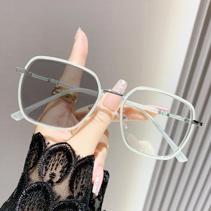 Photosensitive Color Change Anti-blue Glasses Without Makeup, Colorful Student Myopia Glasses 75022