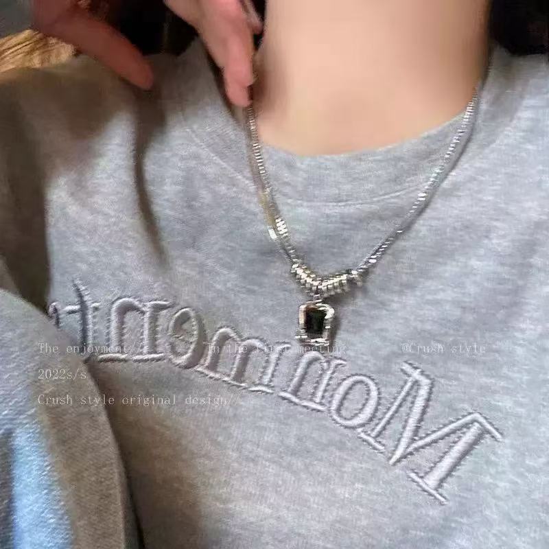 Necklace women's light luxury niche new hip hop Internet celebrity design sense premium accessories with sweater chain