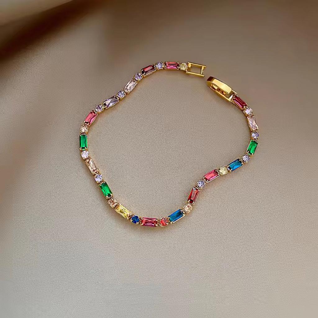 High-End Zircon Floral Heart Bracelet - Luxurious Sparkle for Women