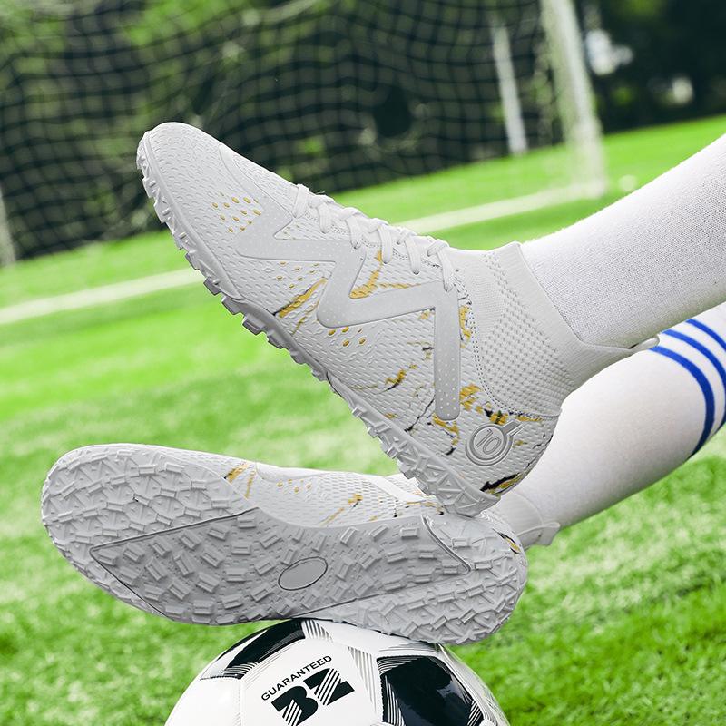 Foreign trade high-top football shoes non-slip sports football shoes broken nails college students indoor football game training shoes