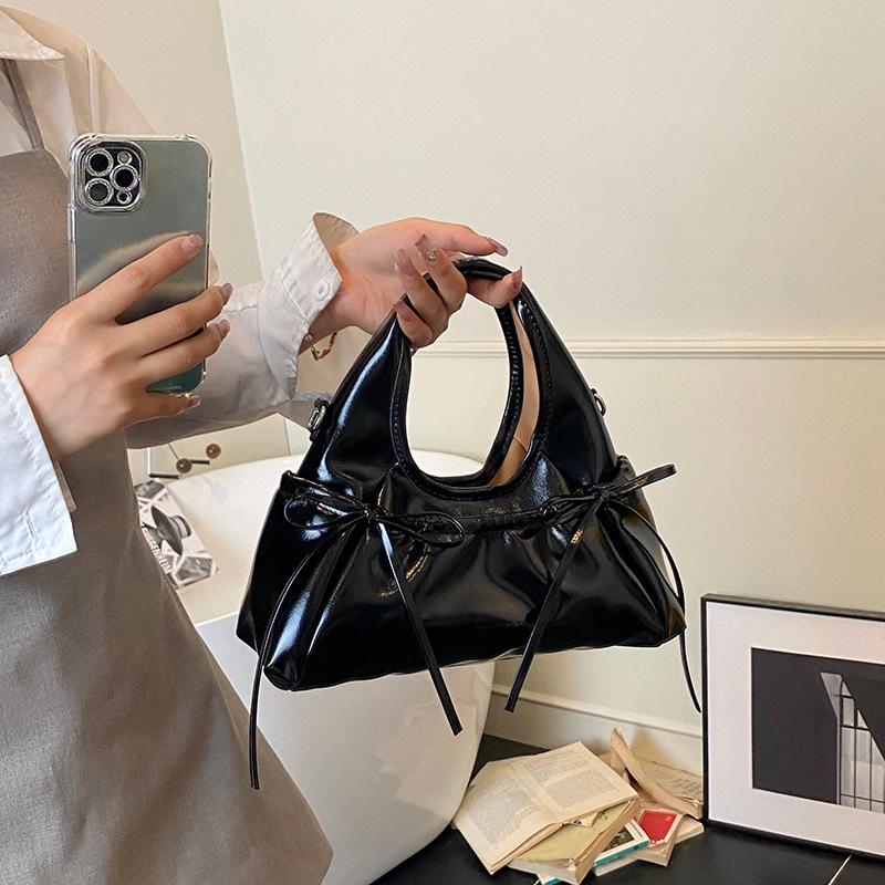 Premium Texture Bag Women's Summer 2025 New Fashion Niche Design Shoulder Messenger Bag Portable Dumpling Bag