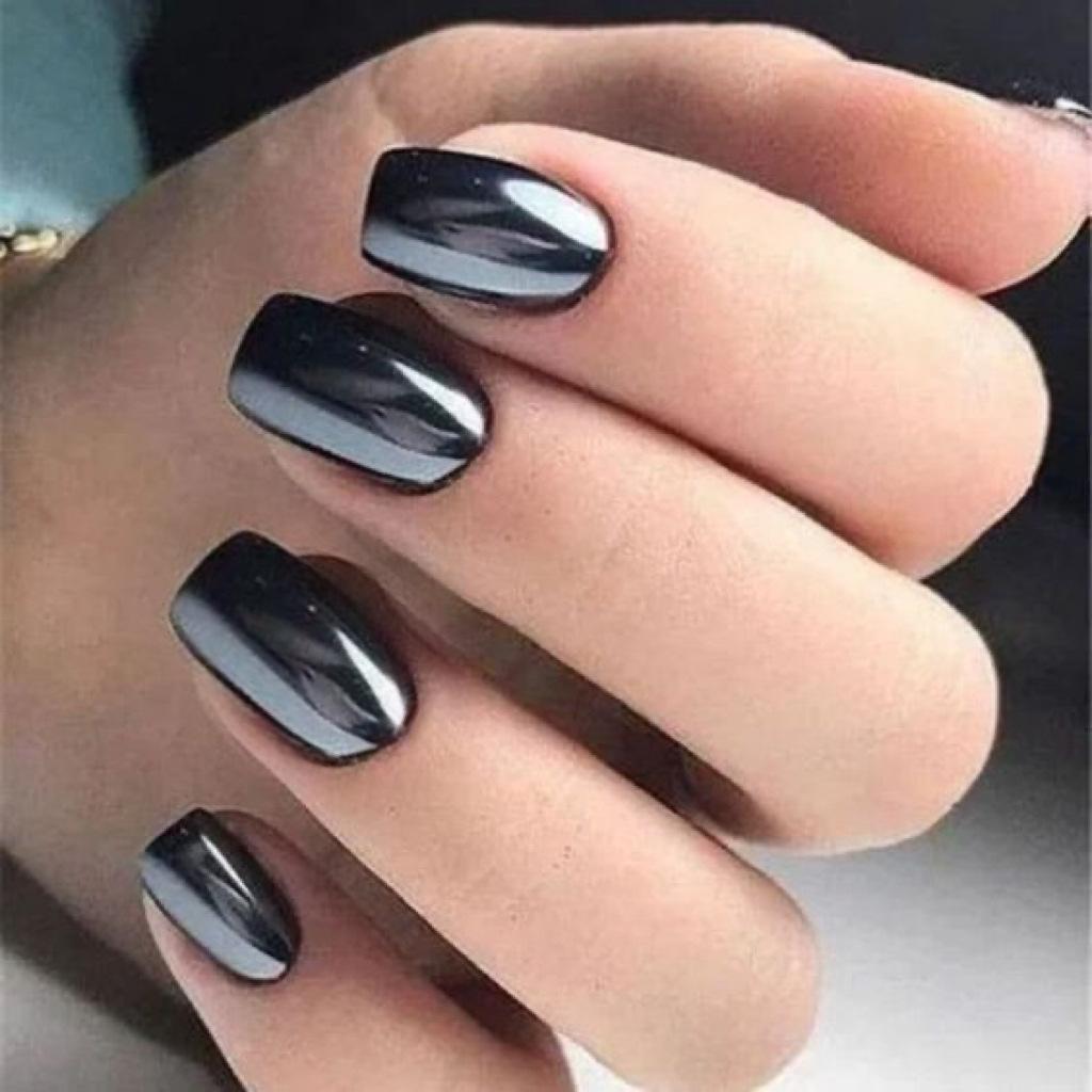 24 Stück Unifarbene Weinrot-Design Falsche Nägel Kurz Quadratisch Press-On Falsche Nägel Einfach Abnehmbar Fertige Vollabdeckung Nagelspitzen