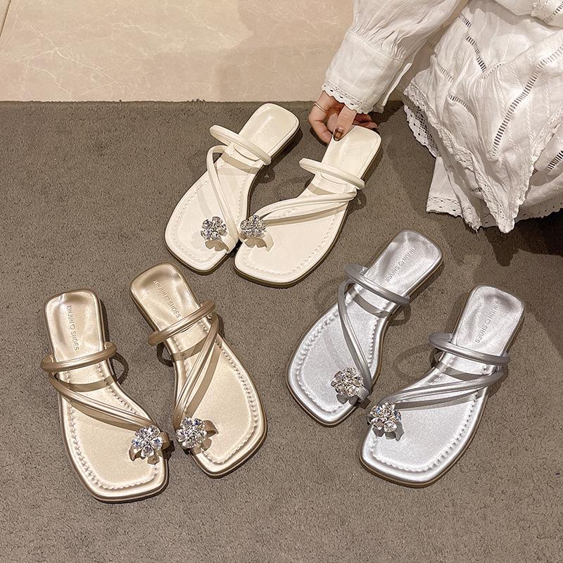 Square Head Rhinestone Cover Toe Cool Slippers Female Summer 2025 New Low-heeled Fairy Wind with Skirt Beach Cool Slippers