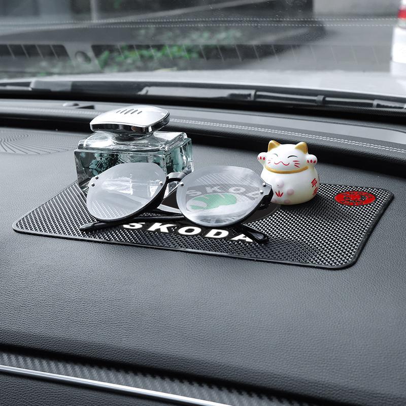 1Pcs Car Emblem Anti Slip Pad Phone Holder Non-Slip Mat Car Stlying For Skoda Octavia Superb Rapid Kodiaq Karoq Fabia Kamiq Roomster Citigo